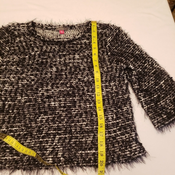 Vince Camuto Petite Fuzzy Crop Sweater - Picture 11 of 12